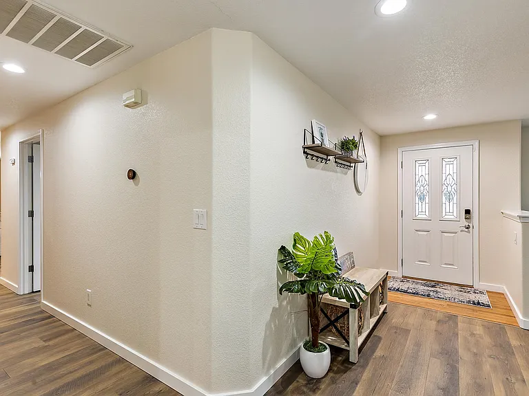 2327 Jeremy St — Photo 39