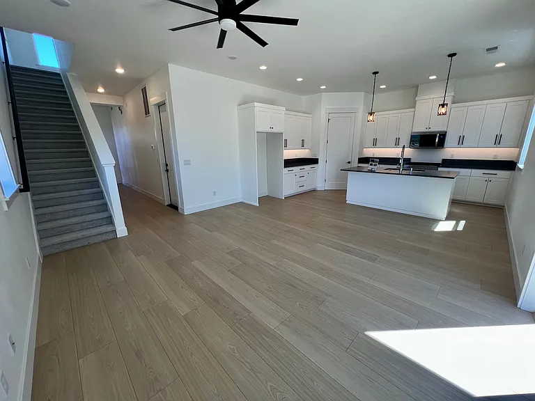 210 Bogey Ln — Photo 2