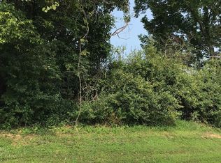 1 S Aqua Ln, Huntingburg, IN 47542