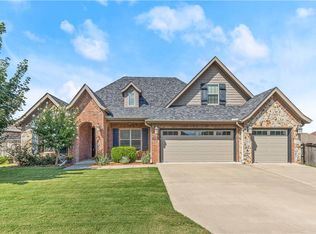 3652 E Blue Stone Dr, Fayetteville, AR 72764