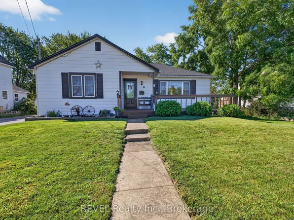 33 Lewis St, Fort Erie, ON L2A 2P8