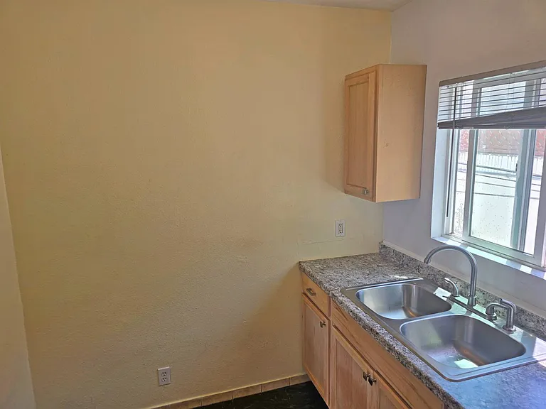 13801 S Vermont Ave #M11 — Photo 5