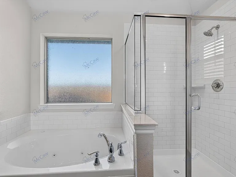 324 Greenhaven Dr — Photo 17