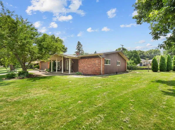 50411 Surrey St, Utica, MI 48317