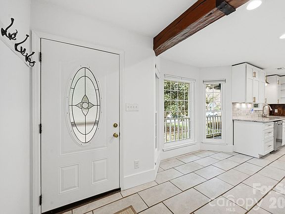 3rd image of 2717 Olde Whitehall Rd