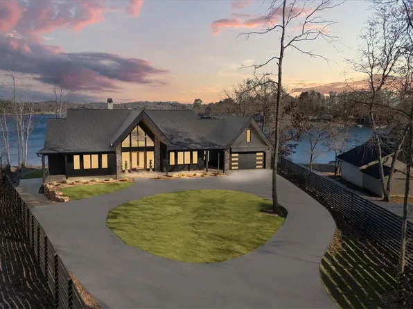 12048 Carnelda Dr, Seneca, SC 29672