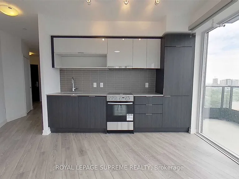 159 Wellesley St E #1508 — Photo 4