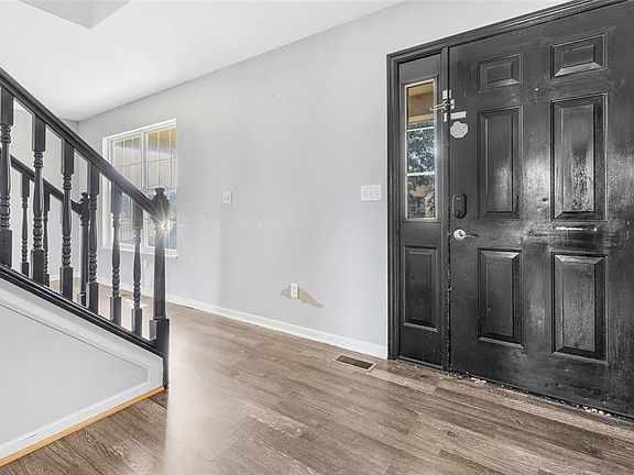 4th image of 801 Wenstone Park Dr