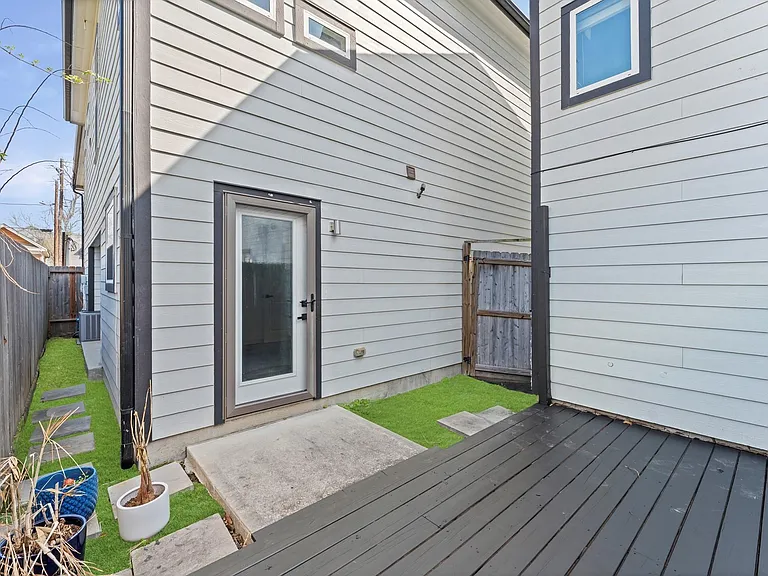 2714 Anita St — Photo 21