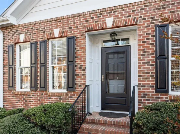 108 Alden Village Ct, Cary, NC 27519