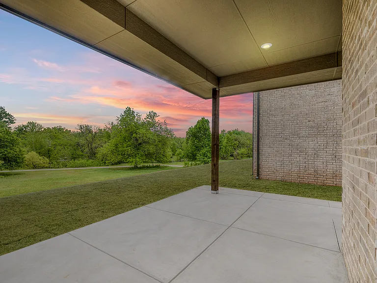 2600 Woods Edge Dr — Photo 38