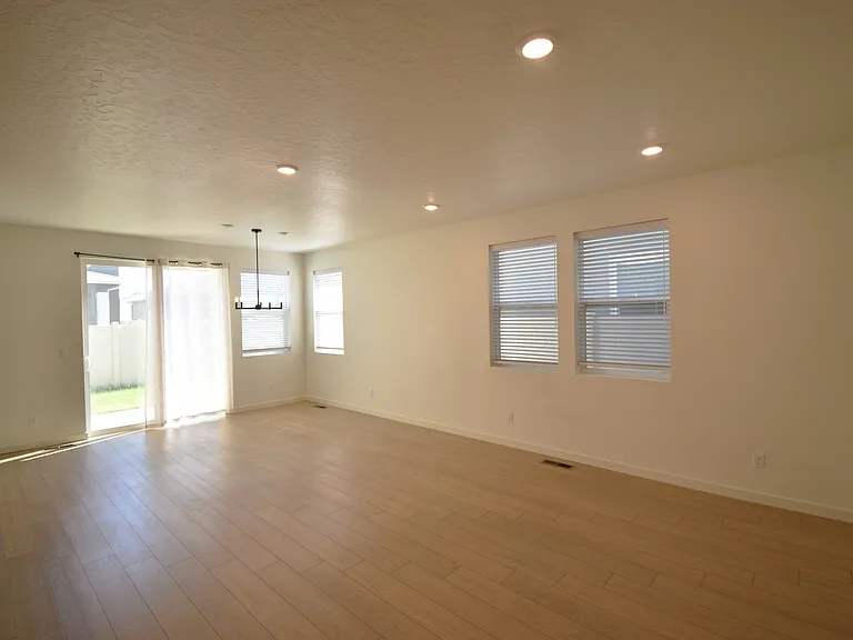660 W Briaridge Dr — Photo 8