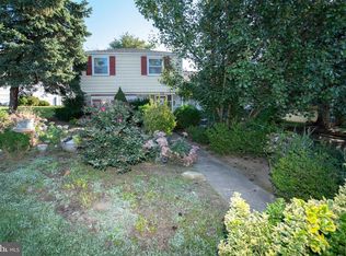 801 Burgess St, Philadelphia, PA 19116