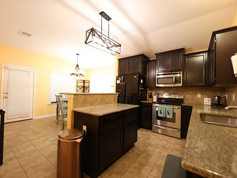 4915 Lions Gate Ln — Photo 4