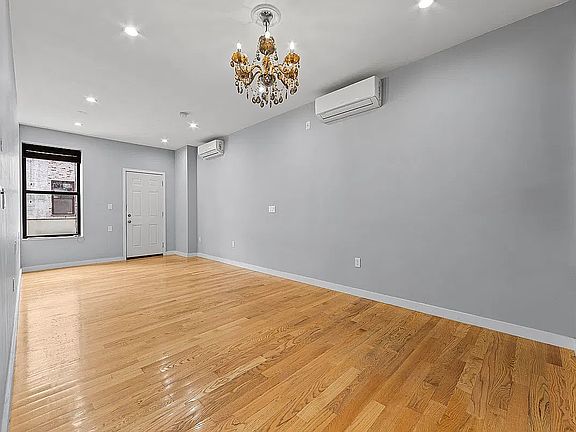 5th image of 174 Avenue S