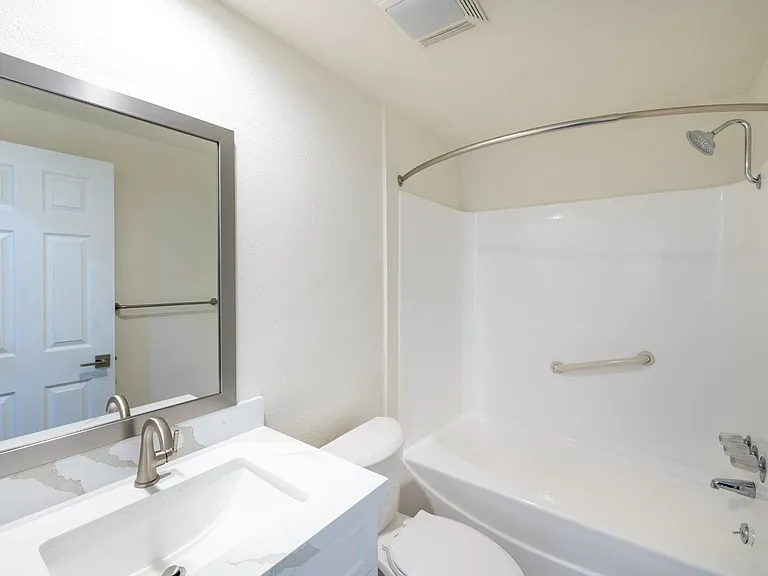 Enclave 693 — Photo 11