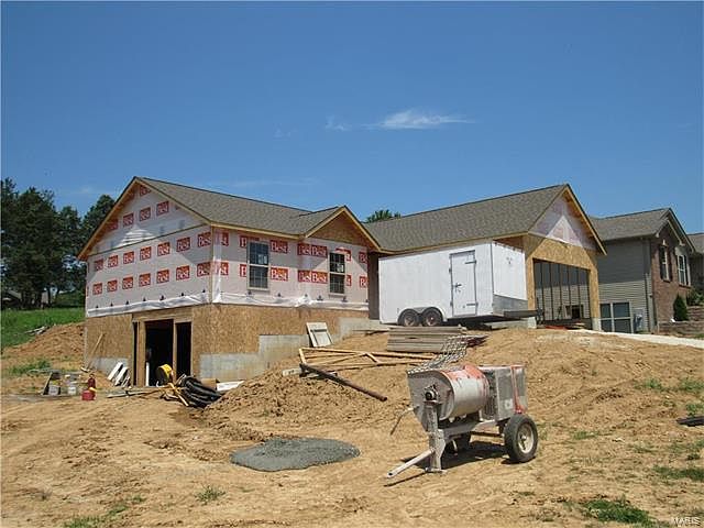 2nd image of 611 Crestfall Dr