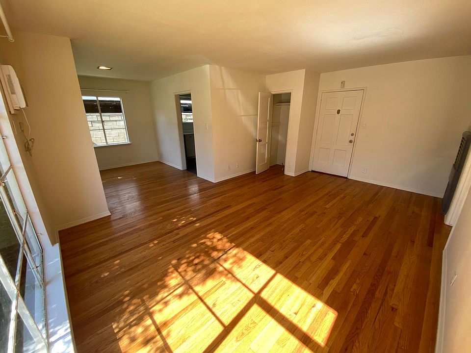 1st image of 5750 Camellia Ave #2