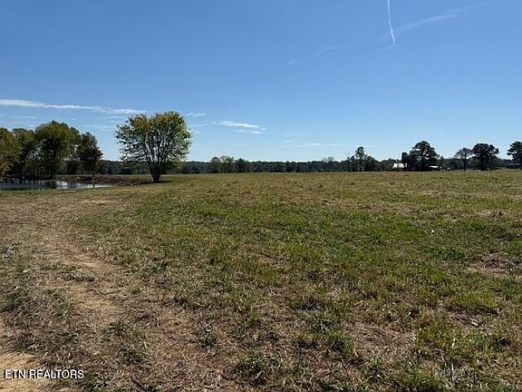 4th image of 405 Smith Rd