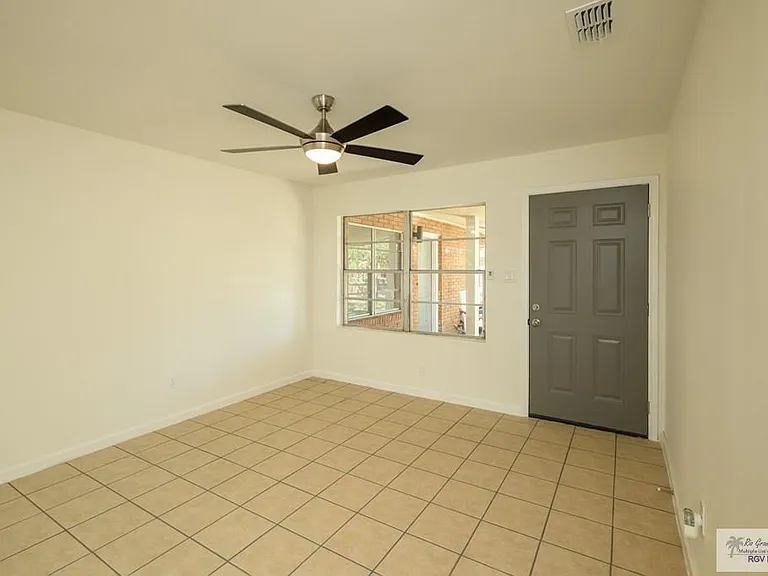 1821 Warren St — Photo 3