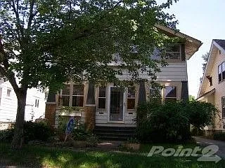 401 Hawthorn Ave photo 1