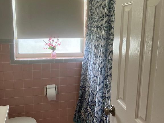 3rd image of 6900 Miami Dr #3