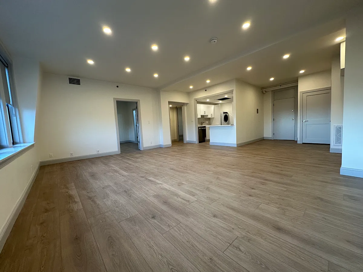 Building Photo - 470-475 Commonwealth Ave #701