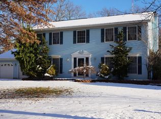 2 Harvest Ct, Jackson, NJ 08527