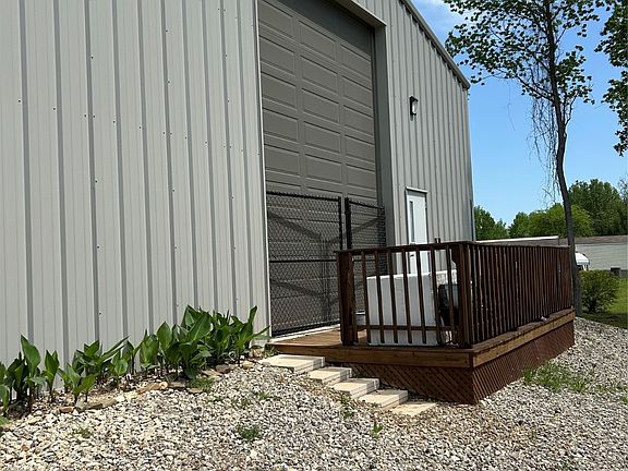 3rd image of 247 Comanche