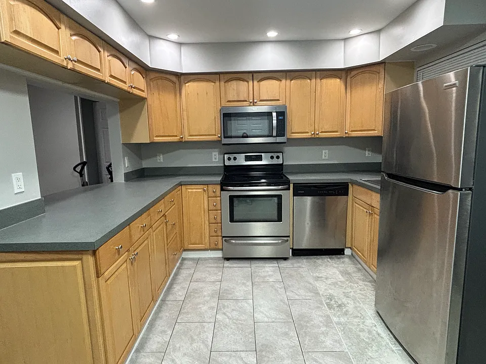 96 Village Ct #1