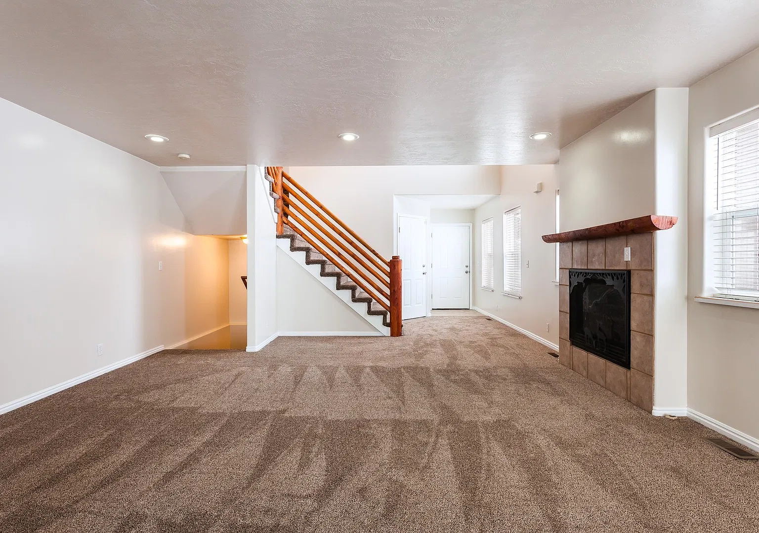 Spacious 3-Bedroom Mountain Home in Summit Park — Photo 2