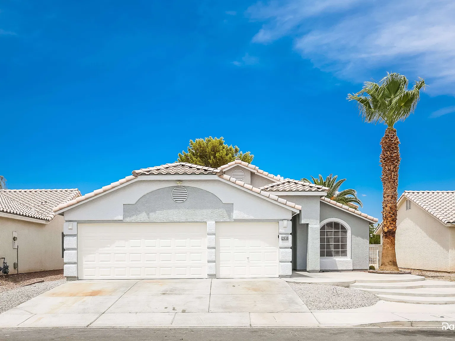 4 bed, 2.0 bath, 1669 sqft, $2,645 — Photo 1