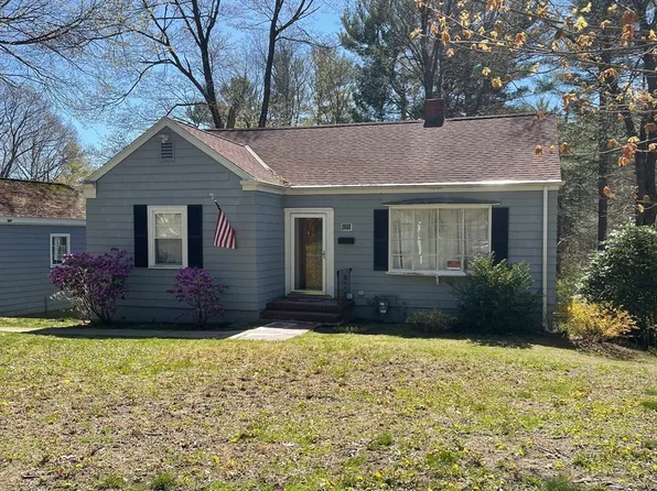 393 Summer St, Lynnfield, MA 01940