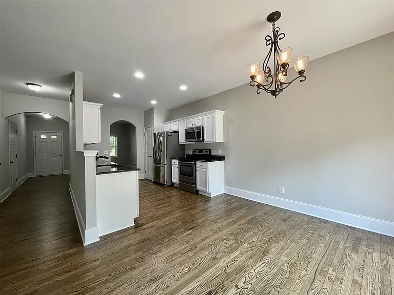 80 Lakeview Dr E — Photo 9