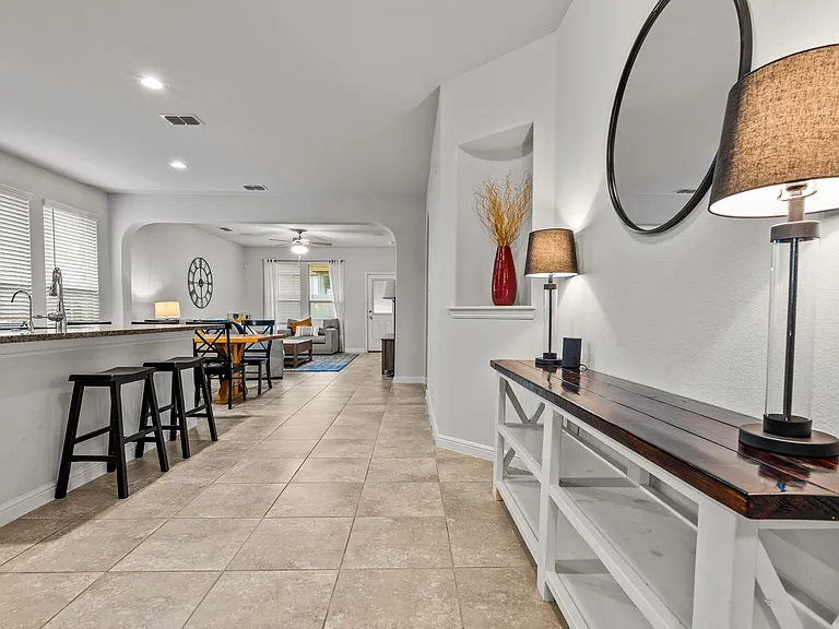 9108 Golden Hollow Ln — Photo 7
