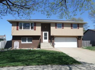 435 N Wright St, Griffith, IN 46319