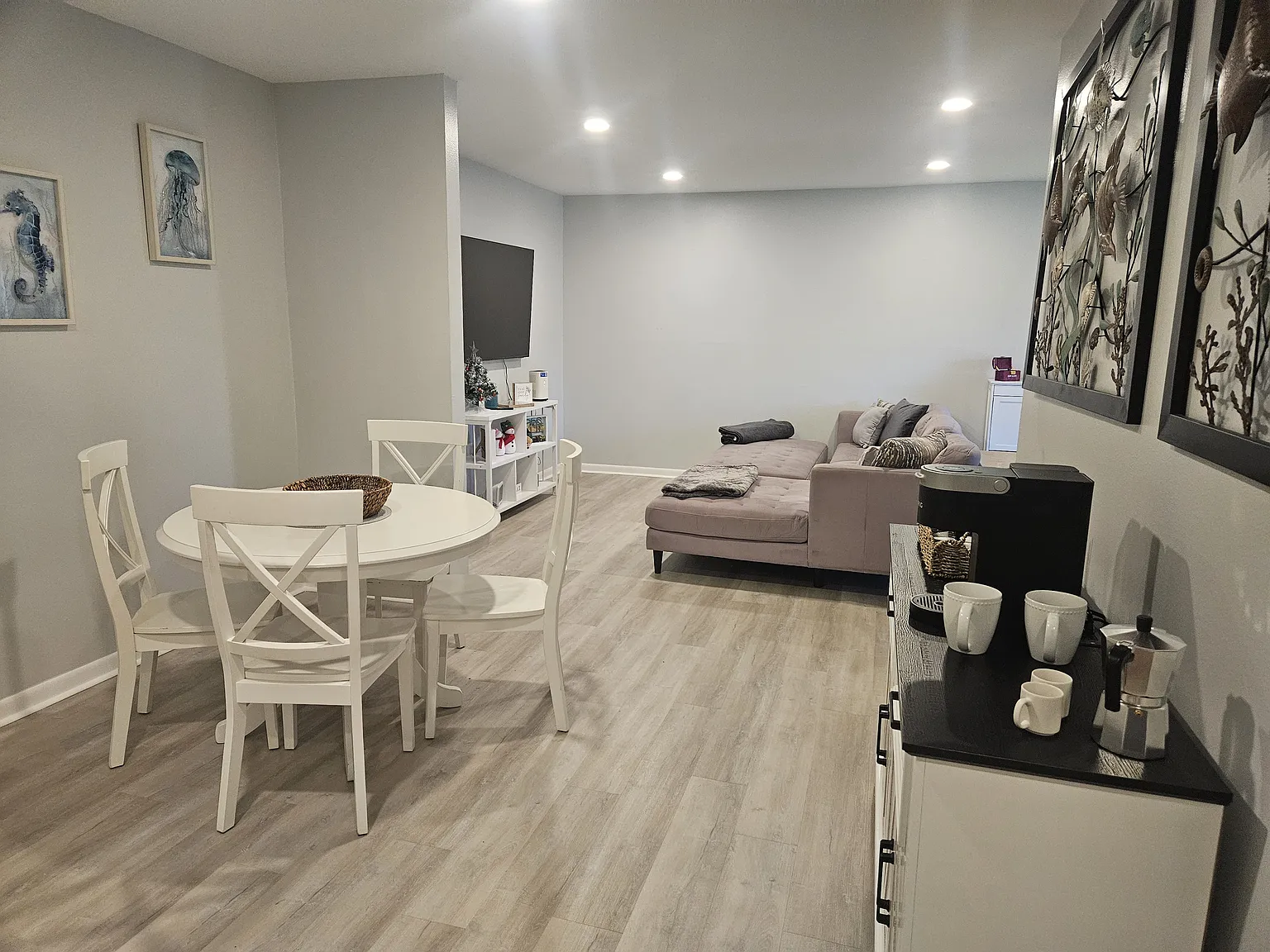 2 bed, 973 sqft, $2,100 — Photo 1