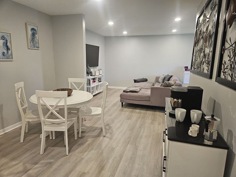 1st image of 333 SE Martin Ave