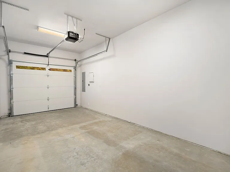 18545 Woodside Dr SE — Photo 31