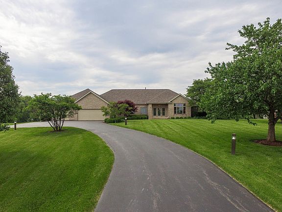 2nd image of 423 Wren Ln
