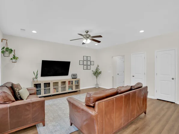 1232 Deep Creek Rd, Blythewood, SC 29016