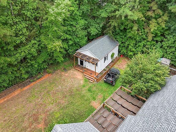 2nd image of 603 Oaks Lane Rd