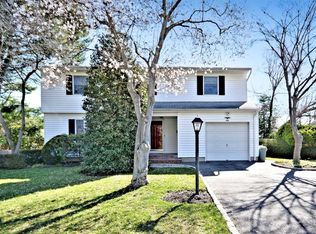 50 Sherbrooke Dr, Smithtown, NY 11787