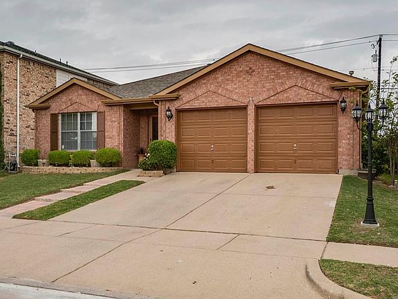 3rd image of 828 Big Sky Ln