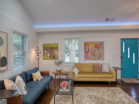 5th image of 367 Ashley Ave NE