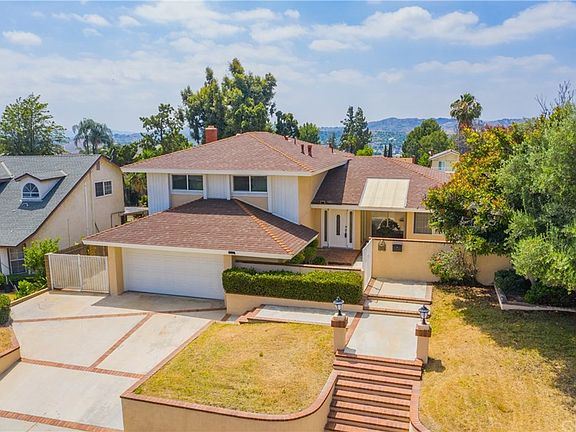 2nd image of 1117 Twin Canyon Ln