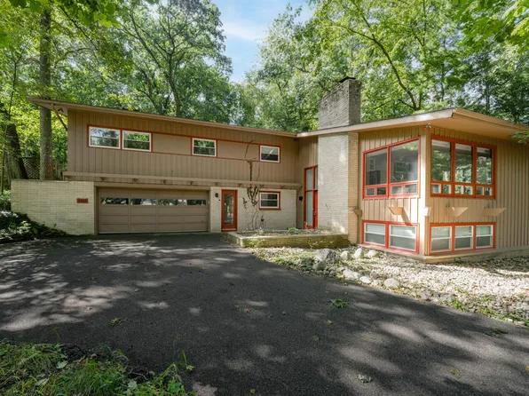 2146 Treehaven Dr, Kalamazoo, MI 49008