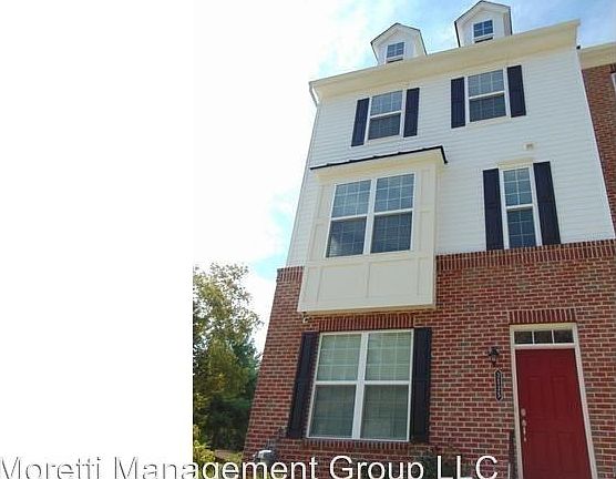 2nd image of 3535 Woodlake Dr