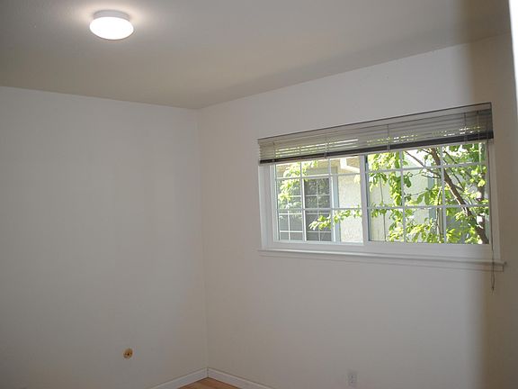 2nd image of 440 Richfield Dr #2