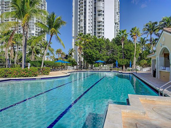 3rd image of 21205 Yacht Club Dr APT 308